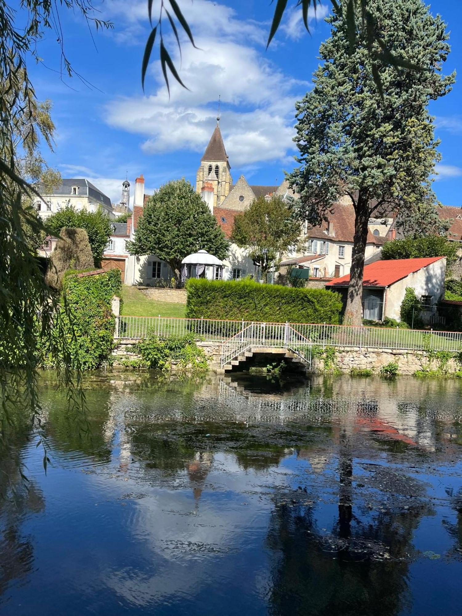 Studio Tropical , Vierzon , Proche Gare , Tout Confort Kültér fotó